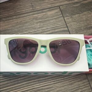 Goodr dawn of a new sage Sunglasses new in box